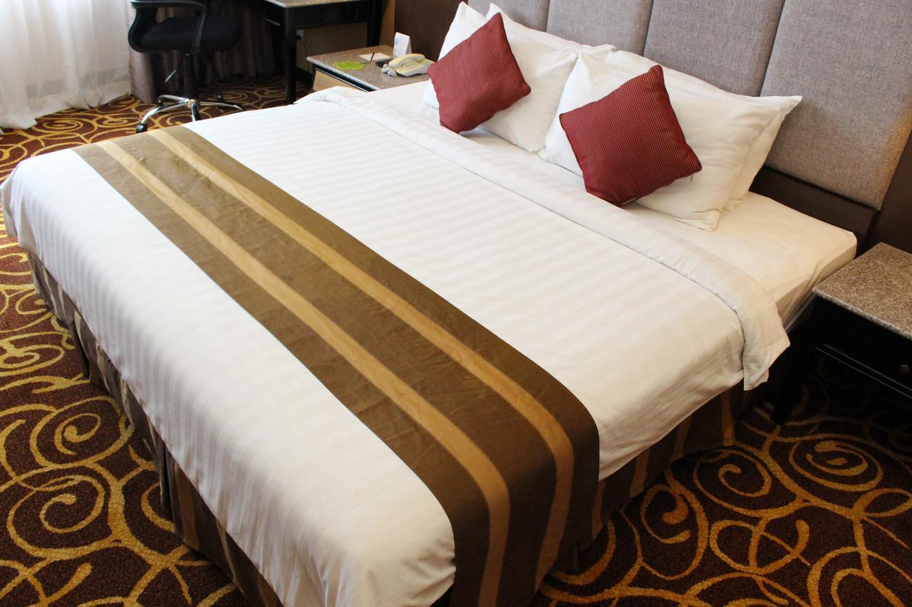 Mega Hotel Sdn Bhd Miri Kültér fotó